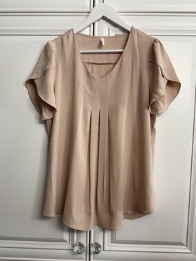 Bestbee Size Medium Dressy Chiffon Blouse Crew Neck Petal Short Sleeve in Cream